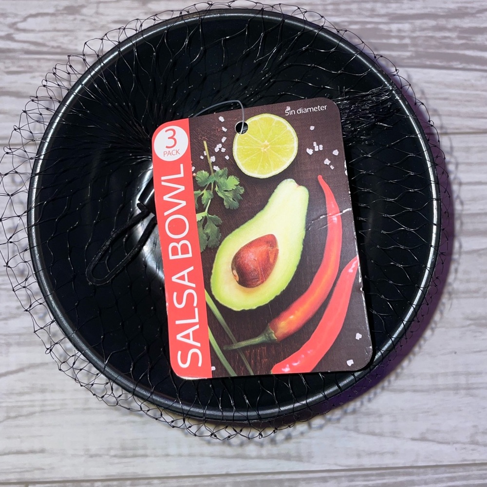 Plastic salsa bowls